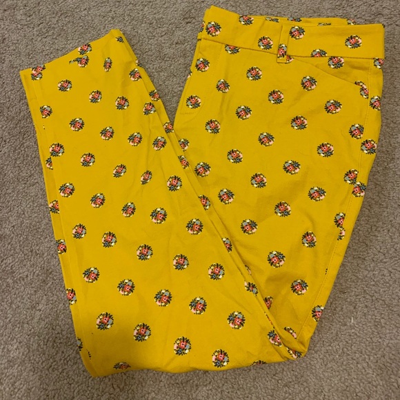 Old Navy Pants - Ankle Cut Work Pants